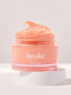 WHAT IT IS  The pout that keeps selling out! This 12-hr hydrating lip treatment mask makes lips softer & smoochable overnight. Sarah Robinson, Tarte Lip, Winter Lips, Turmeric Face, Turmeric Face Mask, Everyday Glam, Lip Therapy, Elf Cosmetics, Tarte Cosmetics