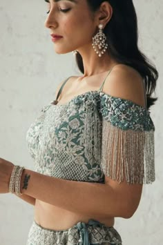 Latest Lehenga Blouse Designs, Cold Shoulder Blouse Designs, Lengha Blouse Designs, Stylish Lehenga, Wedding Lehenga Designs, Lehenga Blouse Designs, Fashionable Saree Blouse Designs, Design Blouse, Blouse Designs Indian