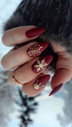 15 Christmas Nails Trendy Styles – Get Ready to Dazzle! 💅 Get ready to shine this holiday season with these Christmas Nails Trendy styles that everyone is raving about! From classic Christmas Nails Acrylic to stunning Christmas Gel Nails, there\'s a look for every occasion. 🎅✨ Looking for festive December Nails or sleek Winter Nails Acrylic? We\'ve got you covered. Embrace the holiday spirit with Xmas Nails and creative Christmas Nail Designs that will take Her Nails to the next level. Try Re... Xmas Nail Designs, Art Noel, Christmas Tree Nails, Candy Cane Nails, Christmas Gel, Tree Nails