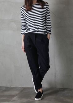 rahat Tomboy Streetwear, Minimal Stil, Minimal Chic, Beauty And Fashion, Winter Clothes, Fashion Mode, Minimal Fashion