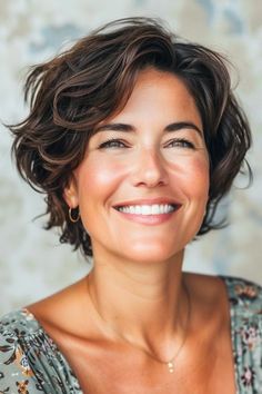 Short Slightly Curly Hair, Short Wavy Hairstyles For Thick Hair, Wavy Hair Bobs Short, Women Wavy Short Hair, Women’s Short Bob Haircut, Short Wavy Hair Thick, Short Tousled Bob, Wavy Short Hair Women, Short Women's Haircut