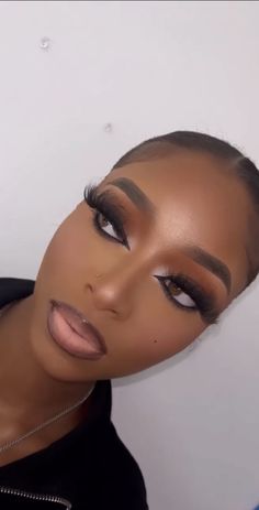 Makeup Beats Black Women, Black Women Glam Makeup, Brown Smokey Eye Black Women, Makeup Ideas Black Women Natural, Smokey Eye Makeup Looks Black Women, Brown Eyeshadow Black Women, Smokey Eye On Black Women, Almond Eye Makeup Looks