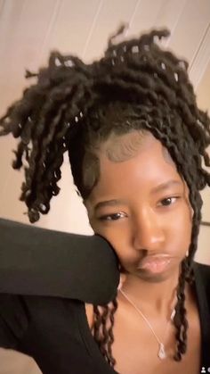 Locs On Girls Real Hair, Loc Colors Ideas, Loc Styles With Bandana, Baddie Loc Hairstyles, Cool Locs Hairstyles, 70s Loc Styles, Petals Locs Style, Cute Locs Styles, Loc Style Updo