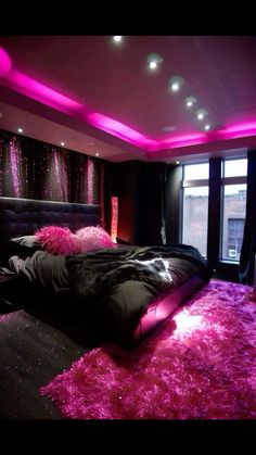 Black Pink Room Decor, Black And Pink Bed, Pink Room Decor Bedroom, Black White And Pink Bedroom, Bedroom Ideas Kpop, Black Pink Room, Black And Pink Bedroom Ideas, Black And Pink Room Ideas, Black And Pink Room