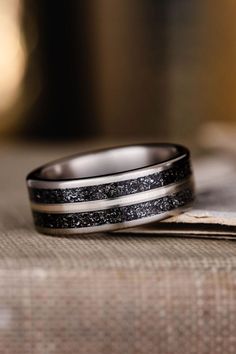 Mens-Titanium-Wedding-Band-Meteorite-Center-Metal-Inlay-The-Eclipse-Rustic-And-Main Silver And Black Wedding, Meteorite Wedding Rings, Moon Hanging, Wedding Rings For Men, Black Wedding Band, Meteorite Ring, Titanium Wedding Band, Space Lovers, The Eclipse