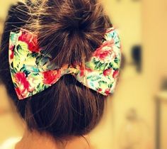 Bun Bow, Twisted Hair, Feather Hair Extensions, Feathered Hairstyles, Real Girls, Rings Wedding, Cute Bows