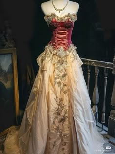 Fairytale Inspired Dress, Unique Vintage Dress, Old Fancy Dresses, Ethereal Aesthetic Fashion, Ethereal Prom Dress, Losing Touch With Reality, 1700s Dresses, Ethereal Dresses, Best Gowns