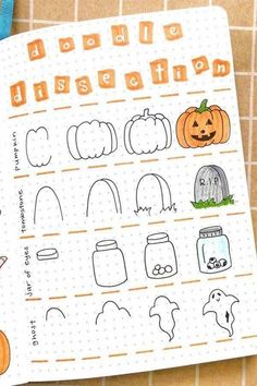 Journal Halloween Ideas, Halloween Doodles Simple Step By Step, Draw Halloween Art Easy, Bullet Journal Halloween Theme, Note Book Doodles, October Doodles, Cute Halloween Doodles, Halloween Bullet Journal