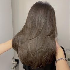 Cold Brown Hair Color, Light Ash Brown Hair, Zen Interiors, Haircut 2024, Peekaboo Hair, Korean Short Hair, Beautiful Hairstyle, Hair Stylies