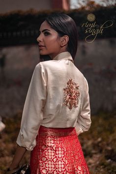 Banarasi Skirt, Red Blouse Design, Casual Bridal Dress, Muga Silk, Traditional Photography, Long Blouse Designs, Happy Dresses, Maggam Works