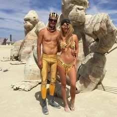 Burning Man 2017: Stunning Photos From The World’s Biggest And Craziest Festival Burning Man People, Burning Man Pictures, San Francisco Beach, Rave Outfits Edc