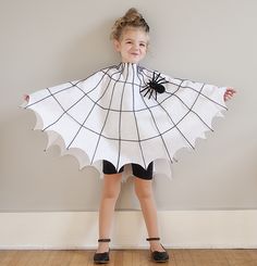 easy diy spider and spider web costumes | pretty plain janes Web Costume, Spider Web Costume, Halloween Costumes Kids Homemade, Costumes Faciles, Sew Halloween Costume, Meme Costume, Dekorasi Halloween, Diy Carnival, Spider Costume