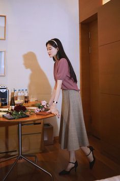 Modest Feminine Outfits, Modest Feminine, Chic Evening Dress, Dating Ideas, Feminine Outfits, Hello December, Dress Korean, Modesty Fashion