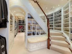 Having a walk in closet underneath your upstairs bedroom! Only entrance in is through your room! Casa Clean, Master Closet, Style At Home, Closet Bedroom, Closet Design, Dream Rooms