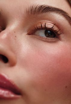 Skin Photoshoot, Tattooed Freckles, Rhode Skin, Skin Essentials, Skin Routine, Cream Blush, Beauty Editorial, Skin Care Essentials