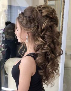 Half Pony Hairstyles, Messy Hair Updo, Pony Hairstyles, Quinceanera Hairstyles, Long Face Hairstyles, Quince Hairstyles, Long Hair Wedding Styles, Haircut Inspiration, Wedding Hair Inspiration