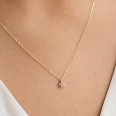 Cute Gold Chain Necklaces, Light Wait Neckless Gold, Small Pendant Design, Small Charm Necklace, Small Pendent Designs Gold, Pandent Design Jewelry Gold, Gold Necklace Small Pendant, Small Necklace Designs, Dainty Star Necklace For Everyday Wear