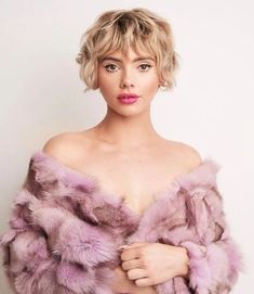 Bob Hairstyles 2018, Latest Bob Hairstyles, Haircuts For Round Faces, Bob Haircut For Round Face, Hair Styles For Women, Edgy Short Hair, Hair Bangs, Round Face Haircuts, Queen Hair