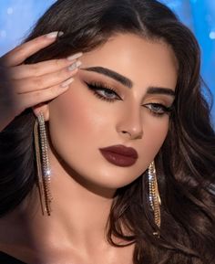 Henna Makeup Look, Makeup Ideas Mexican, Makeup For Gold Dress Prom, Makeup Classy Elegant, Arabian Makeup Look Natural, Barat Dress Ideas, Barat Makeup Look, Arabic Wedding Makeup, Arab Makeup Looks