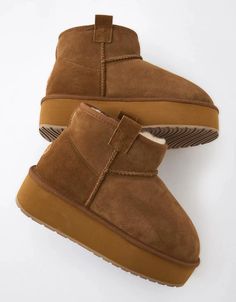 Featuring a stylish platform sole, these boots were made to keep you warm and comfy all day long. Outfit At Home, Emu Australia, Weekend Adventures, Coffee Dates, Perfect Partner, Coffee Date, Emu, Platform Boots, Personal Shopping