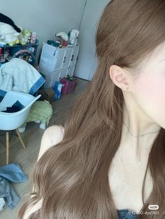 Hair Color Cool Tone Skin, Nutty Brown Hair, Dyed Hair Light Brown, Brown Hair Cool Tone, Warm Tone Hair, Milk Tea Hair Color Asian, Warm Tone Hair Color, Hair Color For Cool Skin Tones, Mousey Brown Hair