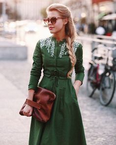 Eleonora Sebastiani @eleosebastiani pic by @inhokoInstagram photo | Websta (Webstagram) Sukienki Maksi, Vintage Shirt Dress, Look Retro, Inspired Outfits, Modest Dresses, Trendy Dresses, Modest Outfits