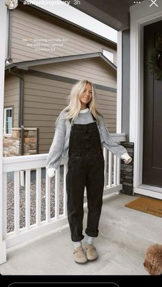 Womens Overalls Outfits Winter, East Coast Outfits Fall, Sweatshirt And Overalls Outfit, Comfy Cute Work Outfits, Hairstylist Outfits Fall, Winter Salon Outfits, Apple Hill Outfit, Teacher Outfit Inspo Fall, Overalls Outfit Aesthetic Fall