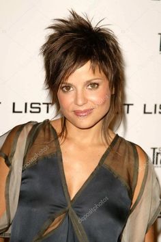 Short Hair Layered Cut, Short Hair Layered, Short Haircut Tutorial, Elena Anaya, Kim Hair, Hair Layered, Shaggy Short Hair, Haircut Tutorial, Edgy Haircuts