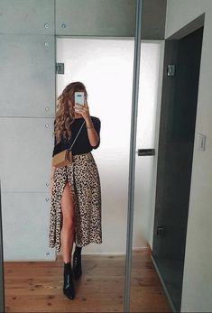 Fashion Trends Magazine, Leopard Print Skirt, Looks Chic, Print Skirt, Look Chic, Cute Casual Outfits, Skirt Outfits, Look Fashion