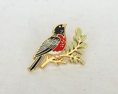 Robin Enamel Pin - Lapel Pin - Badge Trees And Flowers, Robin Bird, Bird Pins, Pretty Pins, Pin Art, Cool Pins, Jewelry Pins, Hard Enamel Pin, Cute Pins