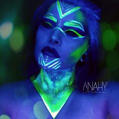 Uv Paint Makeup, Eel Makeup, Uv Makeup Ideas, Neon Eye Makeup, Ocean Makeup, Edc Makeup