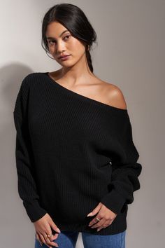 100% cotton, slightly oversized, snuggly but stylish; it's no wonder this shoulder-revealing sweater is a totally must have. Twist Back Sweater, Over The Shoulder Sweater, Black Off The Shoulder Sweater, Off The Shoulder Sweaters, Black Sweater Outfit, Slouchy Sweatshirt, Wardrobe Outfits, Sweatshirt Outfit, Off Shoulder Sweater