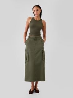 Utility Cargo Midi Skirt Long Green Skirt Outfit, Lawyer Fits, Black Midi Skirt Outfit, Cargo Skirt Outfit, Cargo Midi Skirt, Long Green Skirt, Buttoned Skirt, Fall Fashion Colors, Skirt Outfit Fall