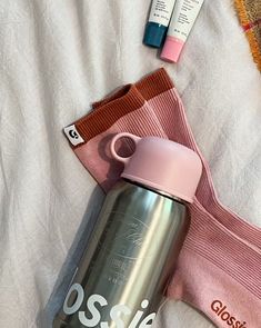 Socks – Glossier Glossier Thermos, Wishlist Items Aesthetic, Glossier Water Bottle, Glossier Tumbler, Glossier Keychain, Aesthetic Essentials, Glossier Logo, Pink Gym, Holiday Socks