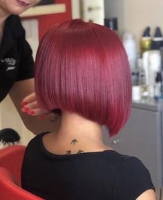 Short Red Bob, Red Haircut, Stacked Haircut, Red Bob Hair, Chic Short Haircuts