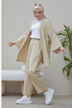 Stylish Abaya Ensemble Hijab, Hijabi Ootd, Simple Dress Casual, Stylish Outfits Casual, Modest Casual Outfits, Mode Kimono, Womens Trendy Dresses, Muslim Outfits Casual, Stylish Short Dresses