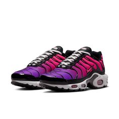 DZ3670-500 Yeezy Boots, Nike Tn, Nike Models, Nike Air Max Tn, Nike Air Max For Women, Nike Air Max Plus, Air Max Plus, Swag Shoes, Shoe Obsession