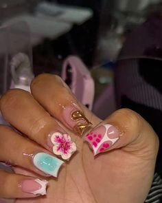 French Tip Nails Medium Length, 2000s Nails Trends, Baddies Nails Short, Baddie Stiletto Nails, Short Nail Sets, Gel Overlay Nails, Airbrush Nails