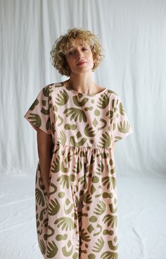 "We believe in handmade! Every piece is dedicated and made to the person who ordered it by using old traditional skills. About the dress: Easy to wear dress made in in a beautiful and fresh abstract print cotton. This dress is created for extremely comfortable wear, it's specially designed to have an extremely roomy fit and almost one size for everybody tipe.  * Handmade in our studio * Oversized boxy fit * Boat neckline * Short kimono style sleeves * Higher waistline * Side seam pockets * Ruffled skirt * Mid-calf length FABRIC&CARE 100% poplin cotton. Hand wash or gentle cycle wash (30oC), line dry, do not tumble dry or bleach. SIZE&FIT Simona is wearing dress in size S - XL and is 172 cm/5'8\" tall. Please be advised that with oversized silhouettes, expect greater allowances for a looser Oversized Dress Pattern, Loose Fit Dress Pattern, Abstract Clothing, Oversize Dress, Loose Fit Dress, Mode Kimono, Blouse Pattern Sewing, Short Kimono, Check Dress