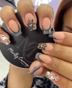 Acrylic Nail Halloween Designs, Cute Nail Designs Halloween, Hawollen Nails, Halloween Nails Design Ideas, Halloween Designs Nails, Holween Ideas Nails, Halloween Gel Nail Art, Simply Halloween Nails, Holiday Nails Halloween