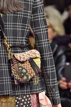 Autumn winter fashion trends 2018: Dior's embroidered saddle bag Christian Dior Saddle Bag, Fashion Trends Magazine, 2018 Fashion Trends, Mini Lady Dior, Hemp Dress, Fashion Trend Board, Leopard Print Coat, Winter Fashion Trends, Dior Saddle