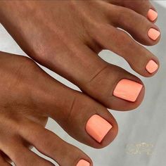 peach toe nails pedicure Orange Toe Nails, Beach Toe Nails, Pink Toe Nails, Cute Pedicures, Fake Toenails, Pedicure Colors, Gel Toe Nails, Peach Nails, Toe Nail Color