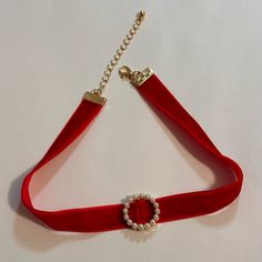 Vintage Luxury Red Velvet Choker Necklace Gold Tone Brand New Red Velvet Choker. *Brand New. *Necklace Length: 12 Inches + 2.5 Inches Extender. *Occasion: Casual, Formal, Going Out, Work, School, Gifting, Etc. *Style: Goth Grunge Aesthetic Vintage Y2k 2000s Emo Punk 90’s. * Ready To Ship Next Day * If You Are Interested In More Than One Item From My Store Pleased Message Me To Make A Bundle For You With Combined Shipping. Goth Grunge Aesthetic, Czech Glass Necklace, Choker Necklace Gold, Rose Gold Pendant Necklace, 2000s Emo, Velvet Choker Necklaces, Spike Necklace, Chunky Statement Necklace, Red Accessories