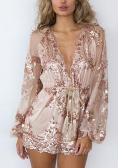 We can't get enough of this Sequin romper designed with plunging neck & long sleeve.It's so cute and fashion for hot days Potato Bites, Chique Outfits, New Years Eve Outfits