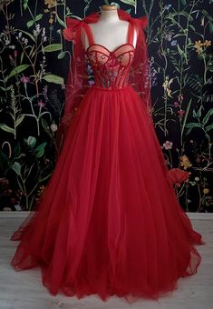 Gorgeous Red Long Evening Dress Musa Aesthetic, Chotronette Dresses, Red Velvet Prom Dress, Red Tulle Prom Dress, Gaun Abad Pertengahan, Velvet Prom Dress, Lace Evening Gowns, Long Evening Dress, Sweetheart Prom Dress