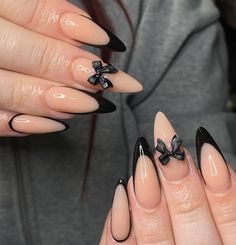 Trendy Black Nails Almond, Black Ribbon Nails, Coquette Nails Black, Black French Tip Nails With Bow, Black Bow Nails, Black French Tip Nails With Design, Black Almond Nail Ideas, Classy Black Nails, Red Tip Nails