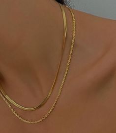 Gold Chains Aesthetic, Aestethic Jewelry, Gold Bracelet Aesthetic, Gold Chain Aesthetic, Diy Necklace Ideas, Gold Jewellery Aesthetic, Minimalist Gold Jewelry, Make Your Own Necklace