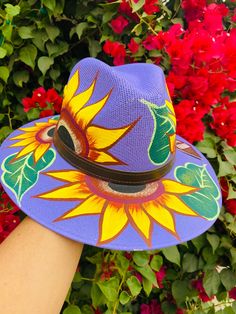 Sunflower Hat, Creative Clothes, Painted Tote, Painted Hats, Disney Art Drawings, Straw Hat, Fancy Dress, Hat Designs, Fashion Makeup