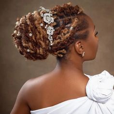 17 Most Flattering Wedding Hairstyles for Locs in 2024 Wedding Headpiece With Locs, Wedding Loc Styles Brides, Wedding Dreadlock Hairstyles, Loc Wedding Hairstyles Brides, Locs Wedding Hairstyles, Loc Wedding Styles, Wedding Hairstyles For Locs, Dreadlock Wedding, Hairstyles 2023 Trends