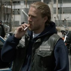 Sons Of Anarchy Son Of Anarchy, Jackson Teller, Sons Of Anarchy Mc, Jax Sons Of Anarchy, Great Movies To Watch, Jax Teller, Charlie Hunnam, Girly Images